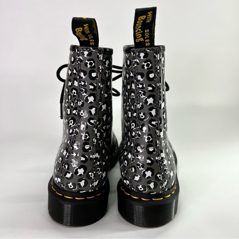 Dr. Martens Combat Boots 1460 Leopard Smooth Leather Lace Up 7 US/5UK - Picture 12 of 14